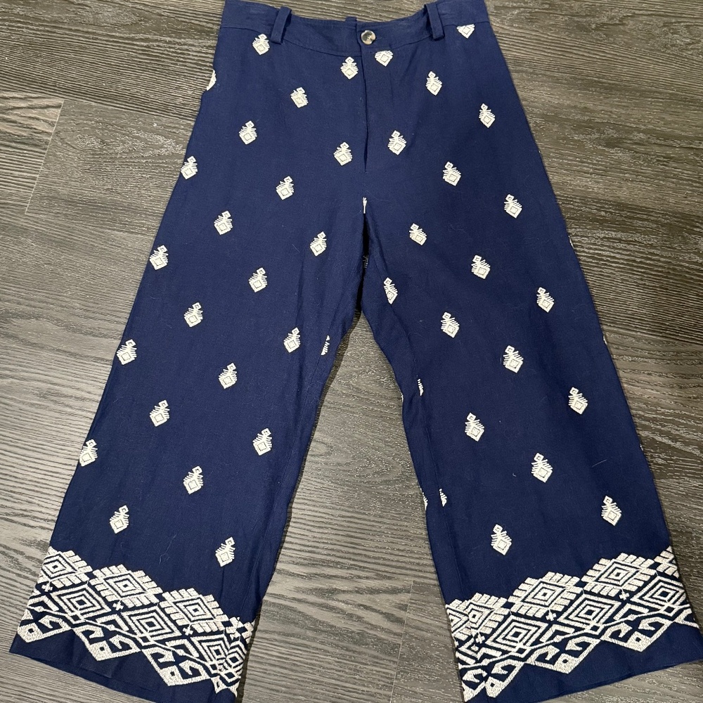 Zara Navy Blue Cropped Wide-Leg Pants with White Geometric Embroidery